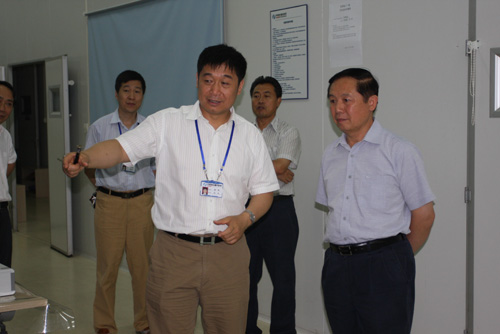 中央机构编制委员会办公室副主任黄文平到长光