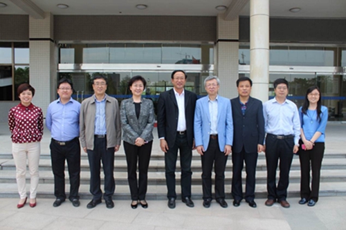 【中国科协副主席陈章良调研西安光机所】2015年4月26日,中国科协副主席、书记处书记陈章良在陕西省科协党组书记、常务副主席呼燕、陕西省科协副主席党广录陪同下调研西安光机所科技成果转移转化工作,西安光机所所长赵卫、书记马彩文等陪同调研。赵(分享自 @中国激光杂志社)