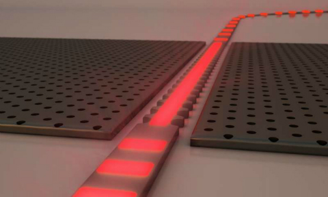 零折射率波导:研究人员首次直接观察到无限长