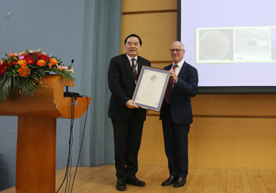 大连化学物理研究所包信和获颁英国皇家学会荣