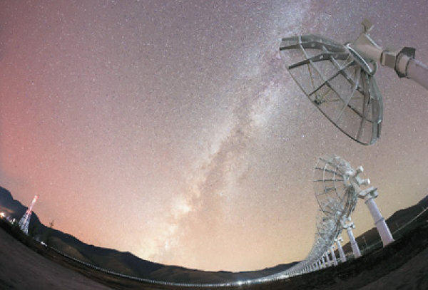 是目前全球规模最大的综合孔径射电望远镜,它不仅能监测太阳的各种